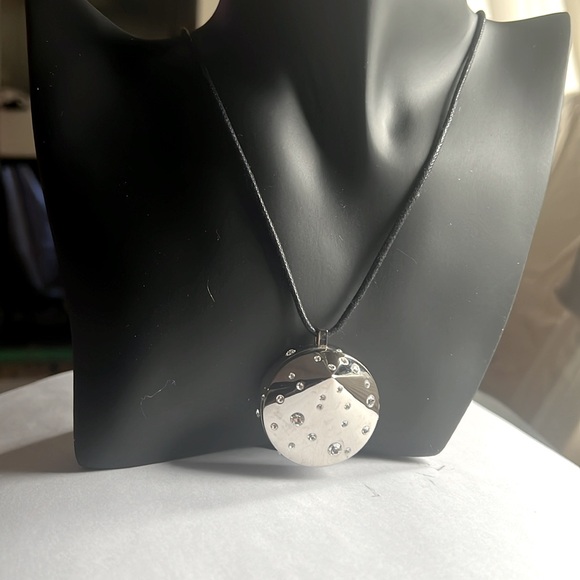 SWAROVSKI Aura Crystal Transparent Lip Gloss Pendant 1.3g - Picture 3 of 9